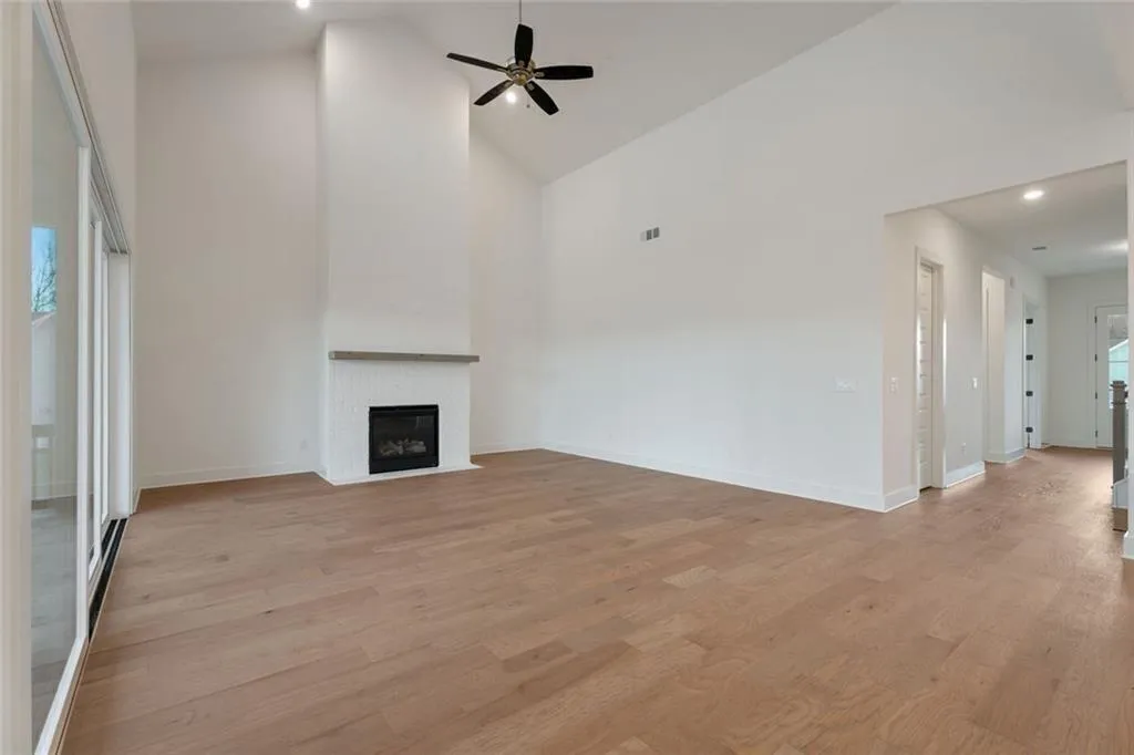 Gainesville, Georgia 30506, United States, 5 Bedrooms Bedrooms, ,5 BathroomsBathrooms,Residential,Active,222253