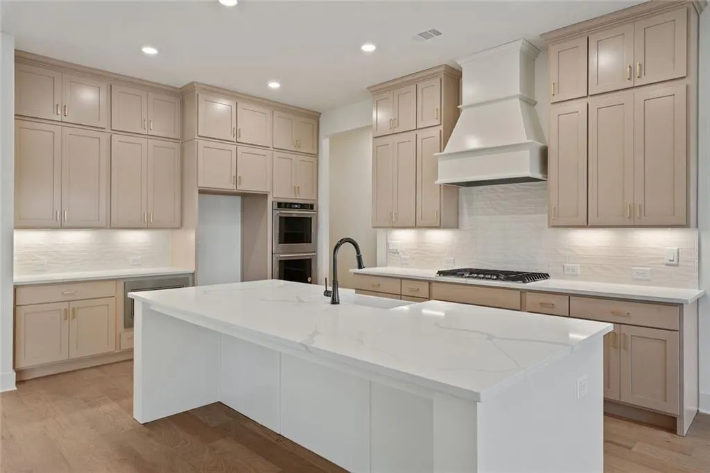 Gainesville, Georgia 30506, United States, 5 Bedrooms Bedrooms, ,5 BathroomsBathrooms,Residential,Active,222253