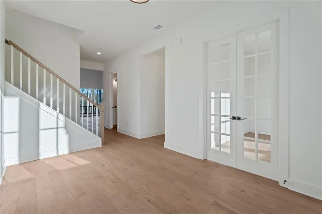 Gainesville, Georgia 30506, United States, 5 Bedrooms Bedrooms, ,5 BathroomsBathrooms,Residential,Active,222253