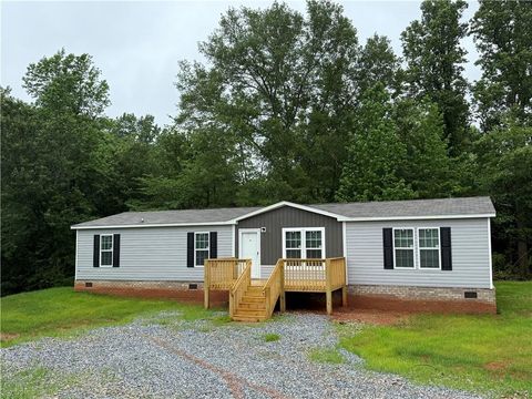 325 Dewaters Road Commerce GA 30529