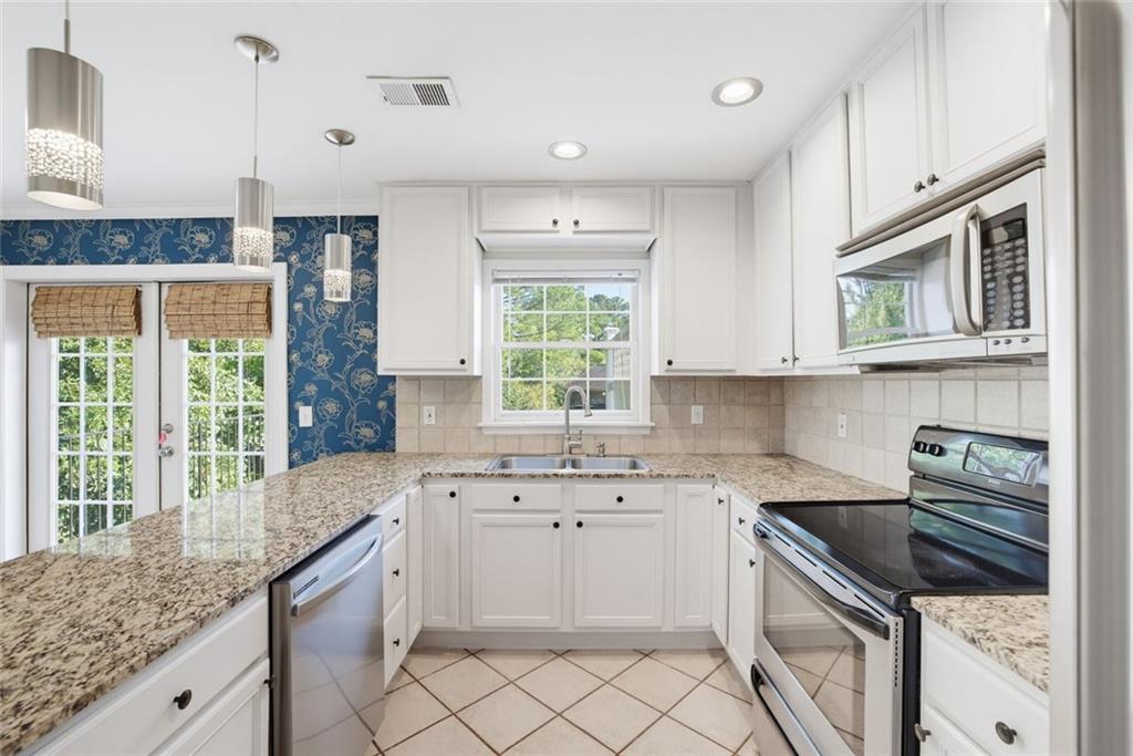 1101 NW Collier Road NW T5