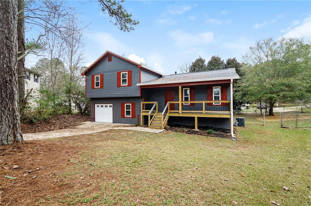 Discover this spacious 3-bedroom, 2-bathroom pet-friendly home offering 1,392 sq ft of living space. Positioned in a desirable area, this rental is ready to be transformed into your next home. Don't miss this opportunity—schedule a tour today!