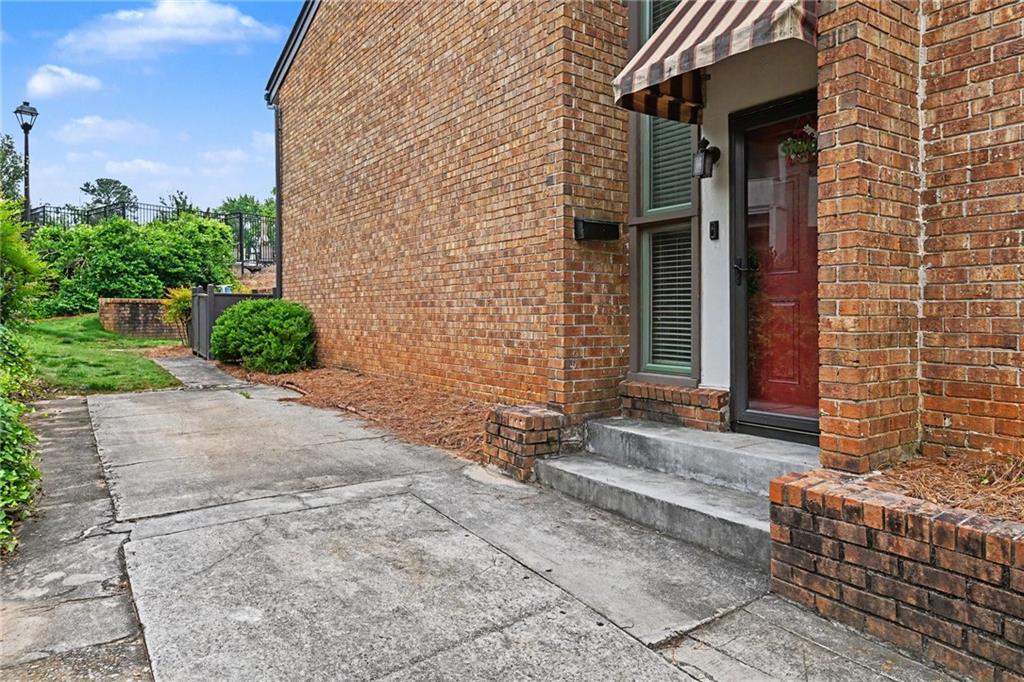 3257 Clairmont North NE