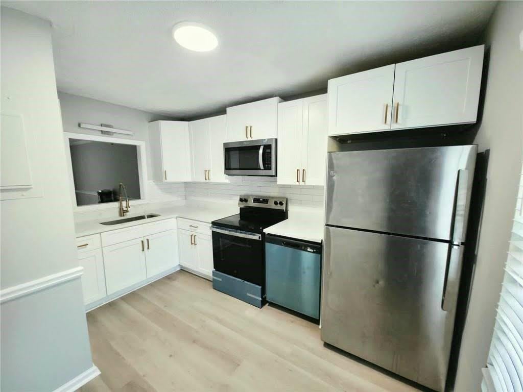 1221 Oak Forest Court SW