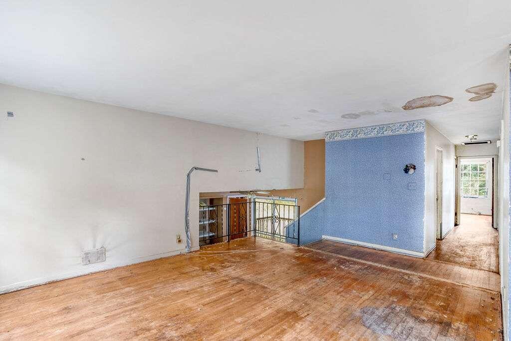 3664 Broadview Court
