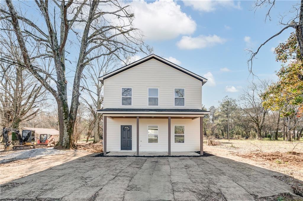 Investor Alert! Built in 2022, this 3-bedroom, 2.5-bath home in Rome is tenant-occupied, professionally managed, and currently leased offering immediate income and a true turnkey investment.
Sitting on a .69-acre lot, it features an open floor plan with LVP flooring, granite countertops, stainless steel appliances, and shaker cabinets. The oversized primary suite includes a glass-enclosed walk-in shower, with two additional bedrooms and a tiled bath upstairs.
Just five minutes from downtown Rome, parks, and the river. This is stress-free cash flow in a prime location.