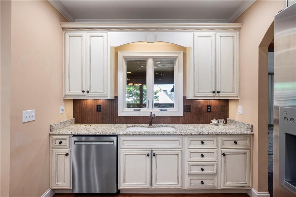 512 Williamsburg Drive
