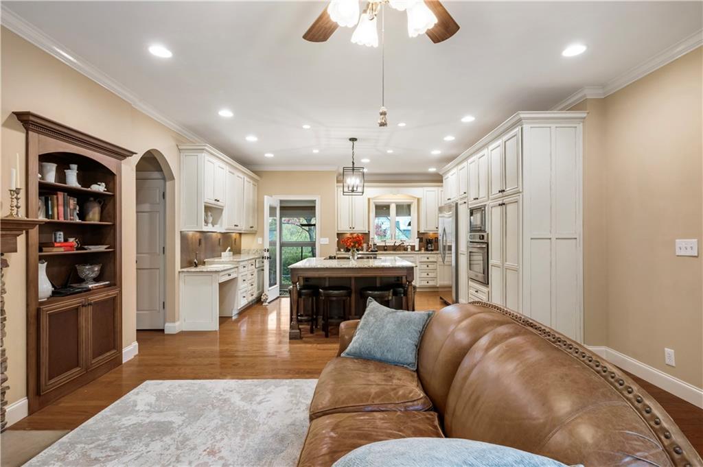 512 Williamsburg Drive