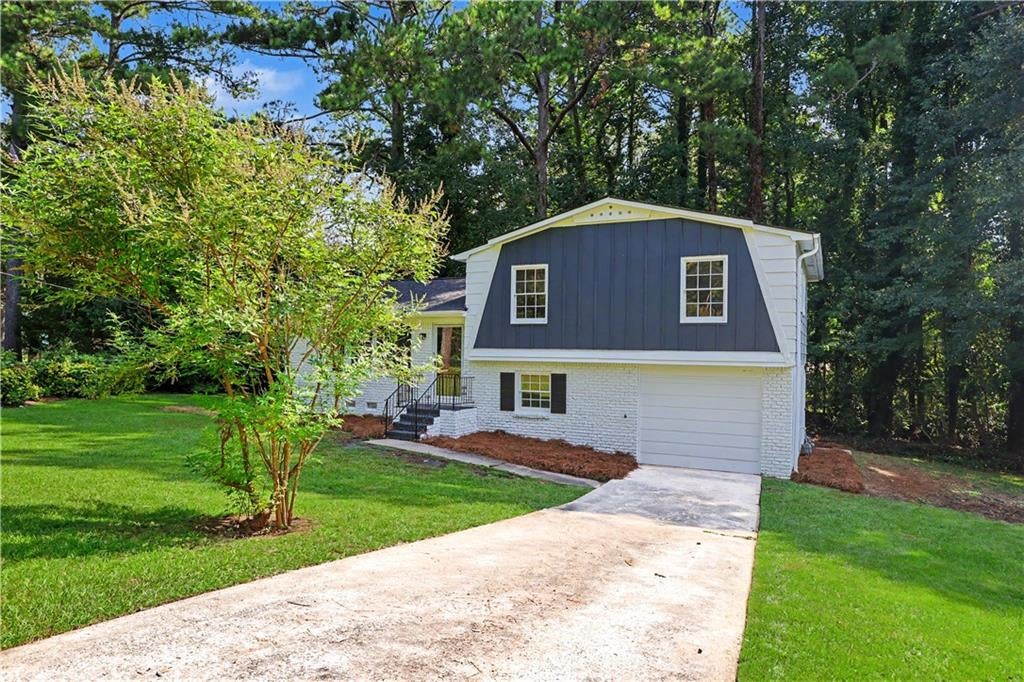 6200 Auburn Drive