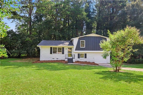 Homes For Sale - 6200 Auburn Drive<br/> Clayton County, Riverdale, GA 30296