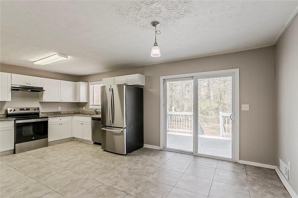 810 N Carter Drive, Jonesboro, Georgia image 6