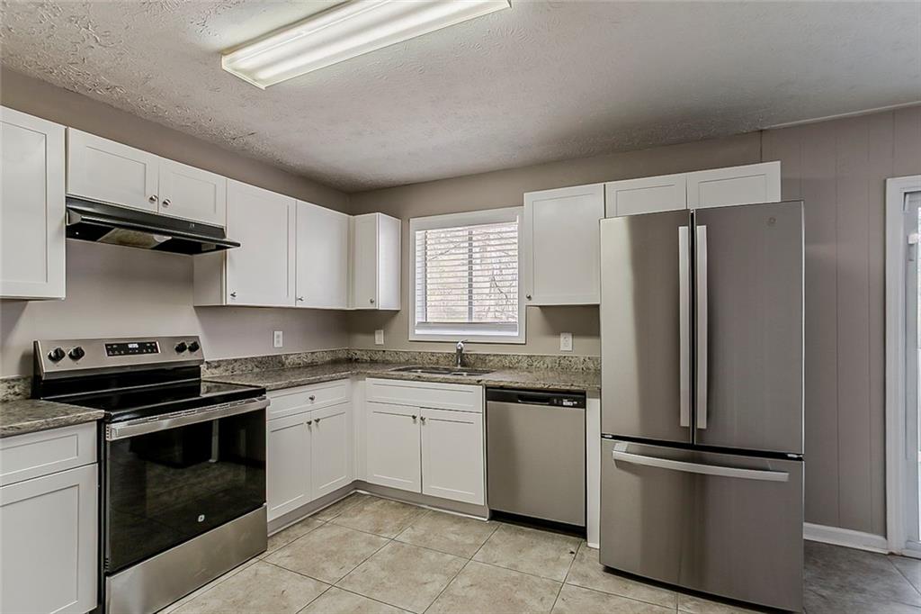 810 N Carter Drive, Jonesboro, Georgia image 4