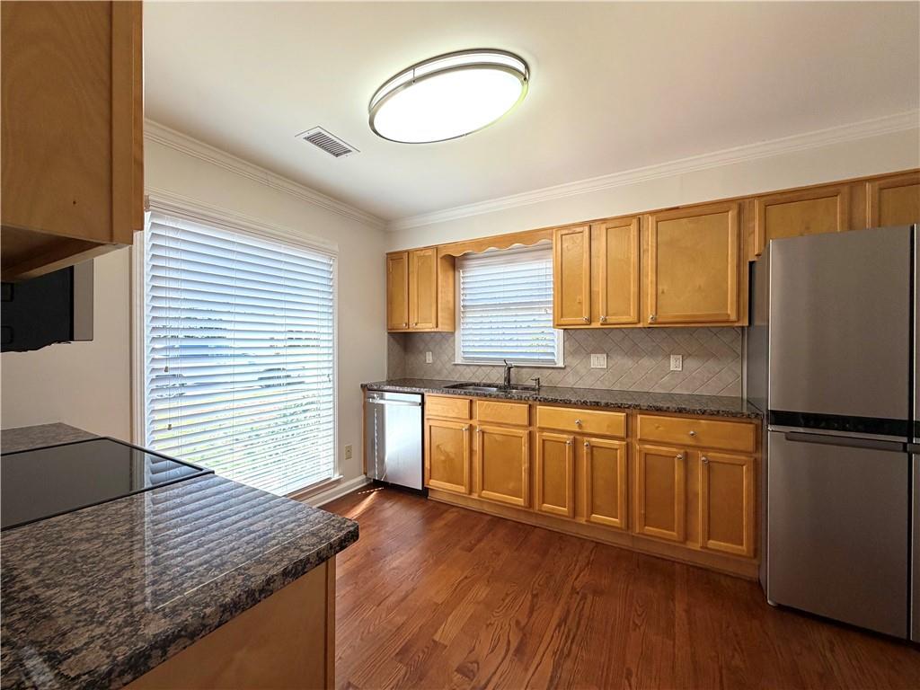 1225 Whitlock Ridge Drive SW