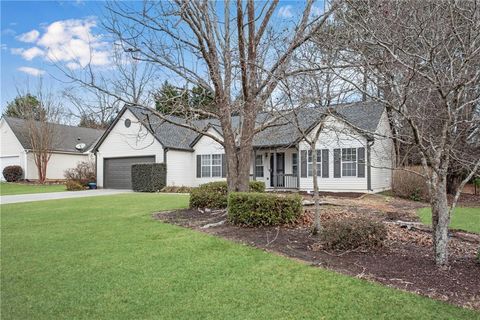 Homes For Sale - 4132 Edenbrooke Circle<br/> Loganville, GA 30052