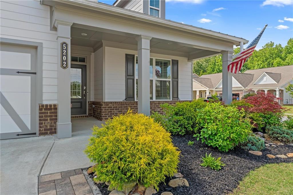 5202 Noble Oak Cove