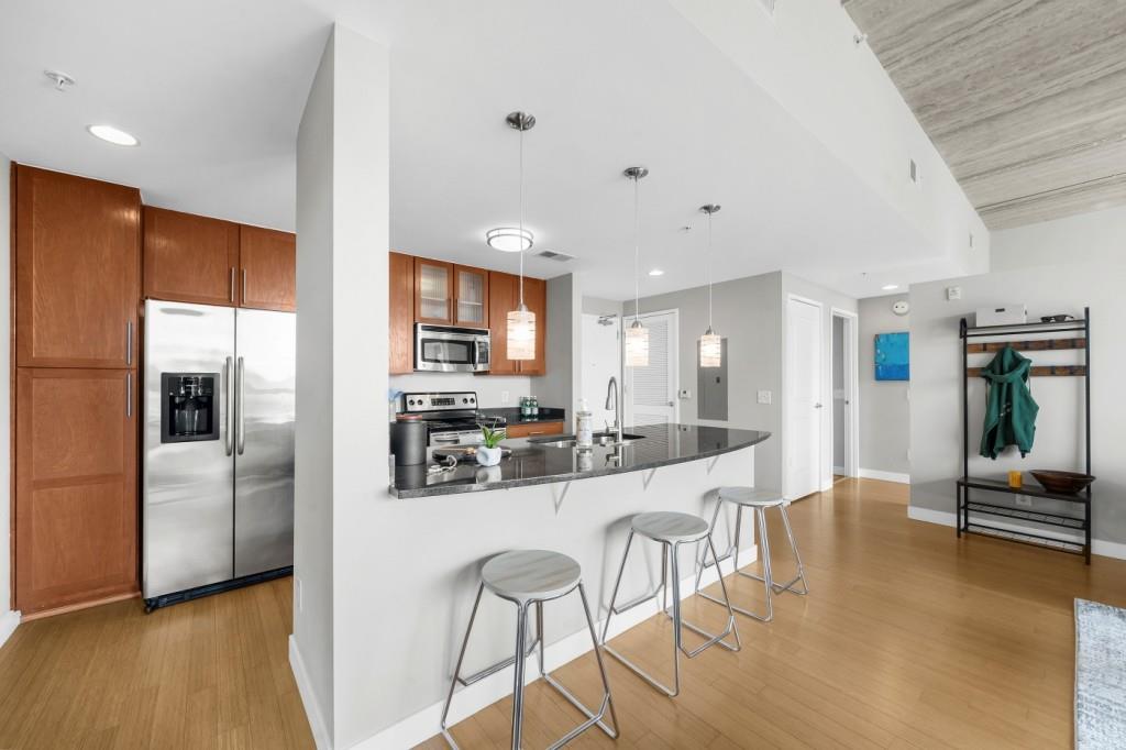 563 Memorial Drive SE 504