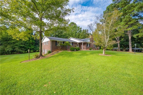 Homes For Sale - 5117 Lakewood Drive<br/> Cobb County, Acworth, GA 30101
