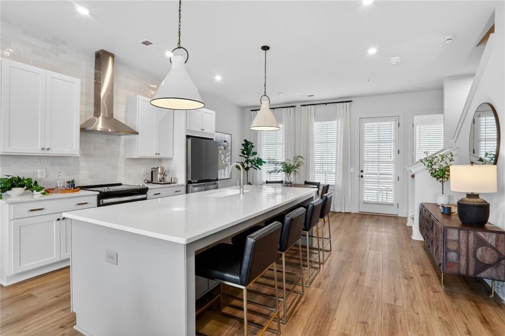 1291 Longreen Terrace NW 7