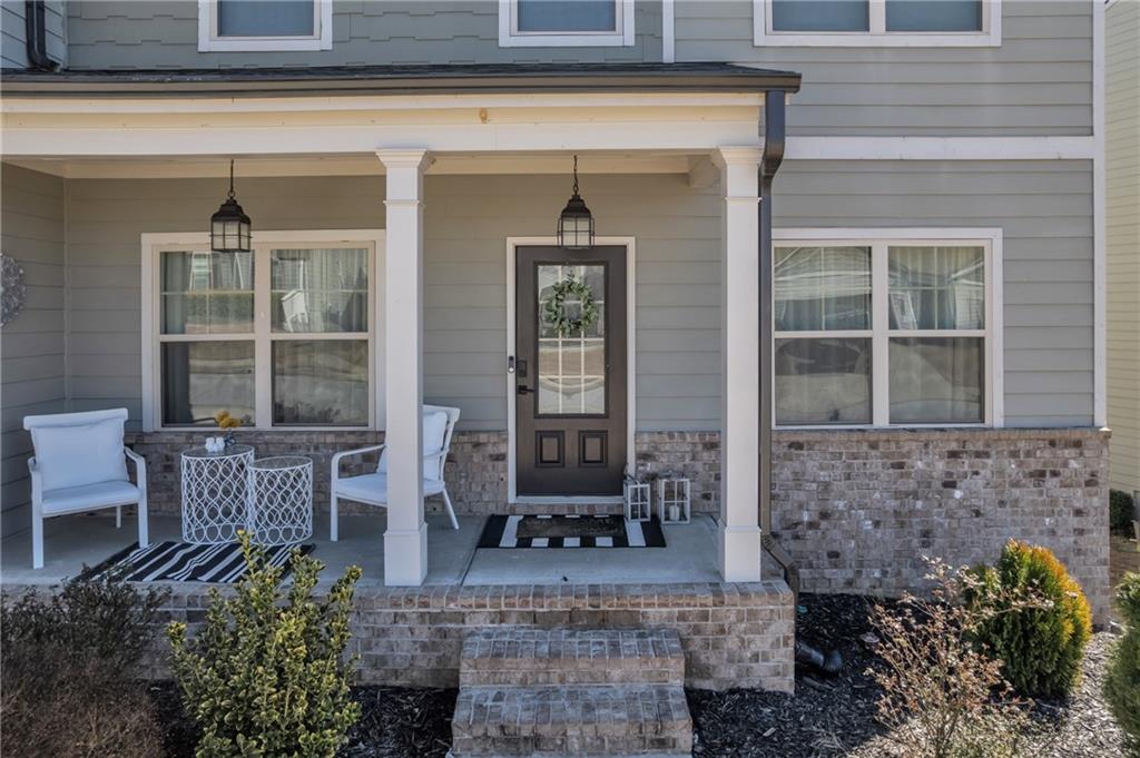 106 Creekside Bluff Way