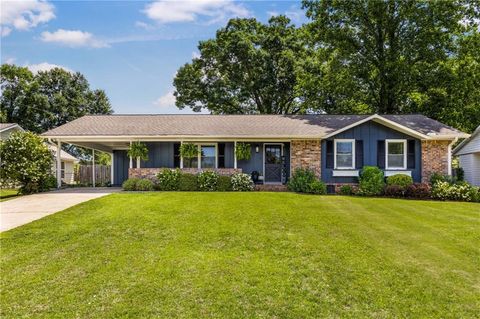 Homes For Sale - 3539 Creatwood Trail<br/> Smyrna, GA 30080