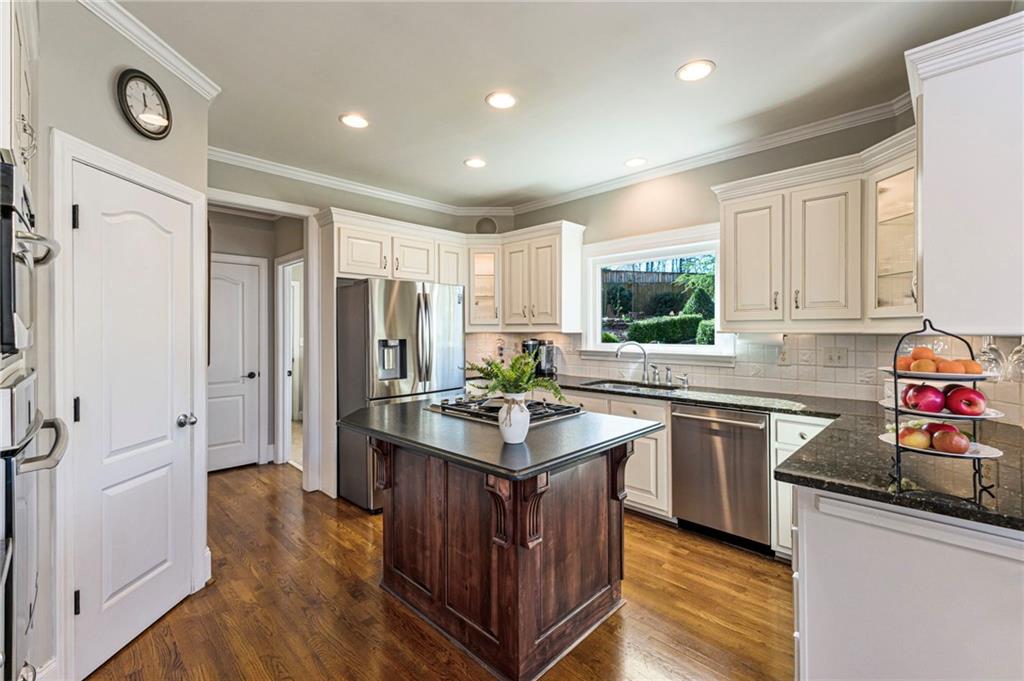 1505 Runnymede Court SW