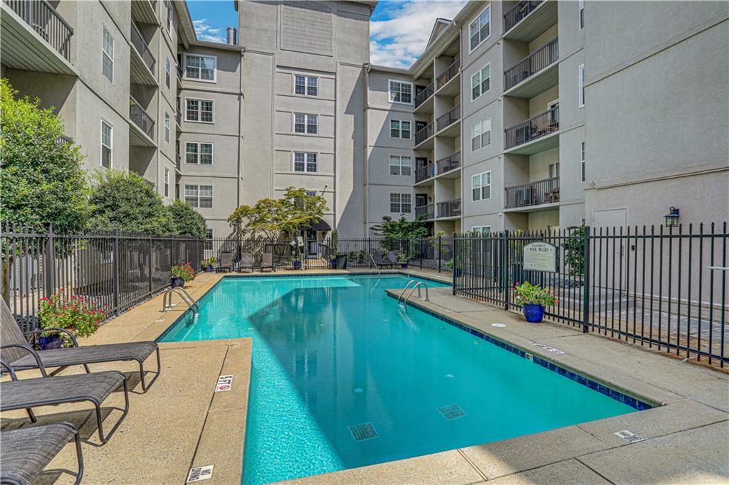 1074 Peachtree Walk NE B414