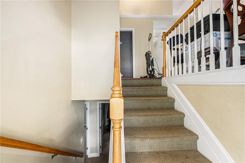 192 Lakeover Circle