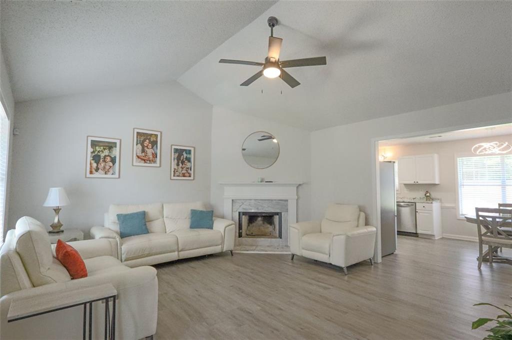 354 SHOAL Court