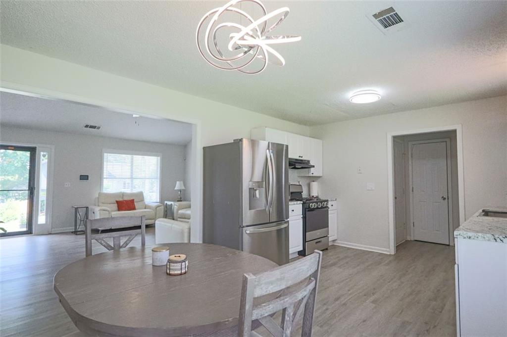 354 SHOAL Court
