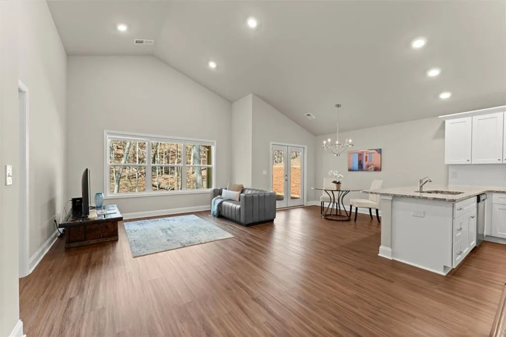 Waleska, Georgia 30183, United States, 2 Bedrooms Bedrooms, ,2 BathroomsBathrooms,Residential,Active,106163