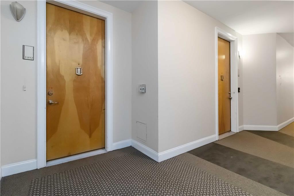 898 Oak Street SW 1402