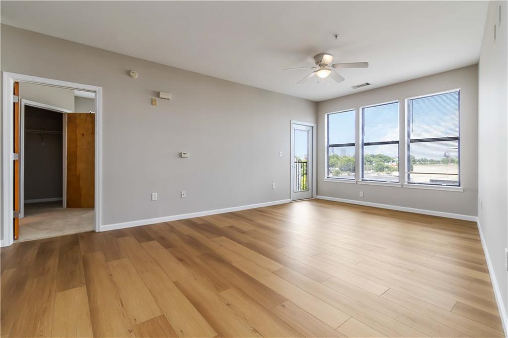 898 Oak Street SW 1402