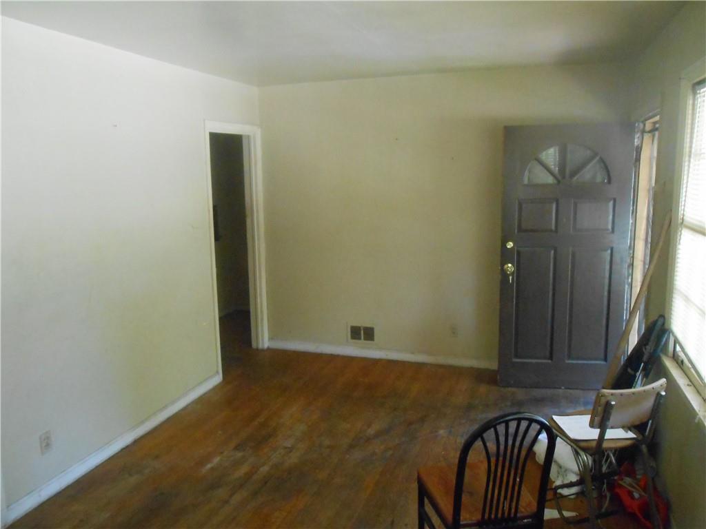Photo 6 of 7 of 74 CHAPPELL Road NW house