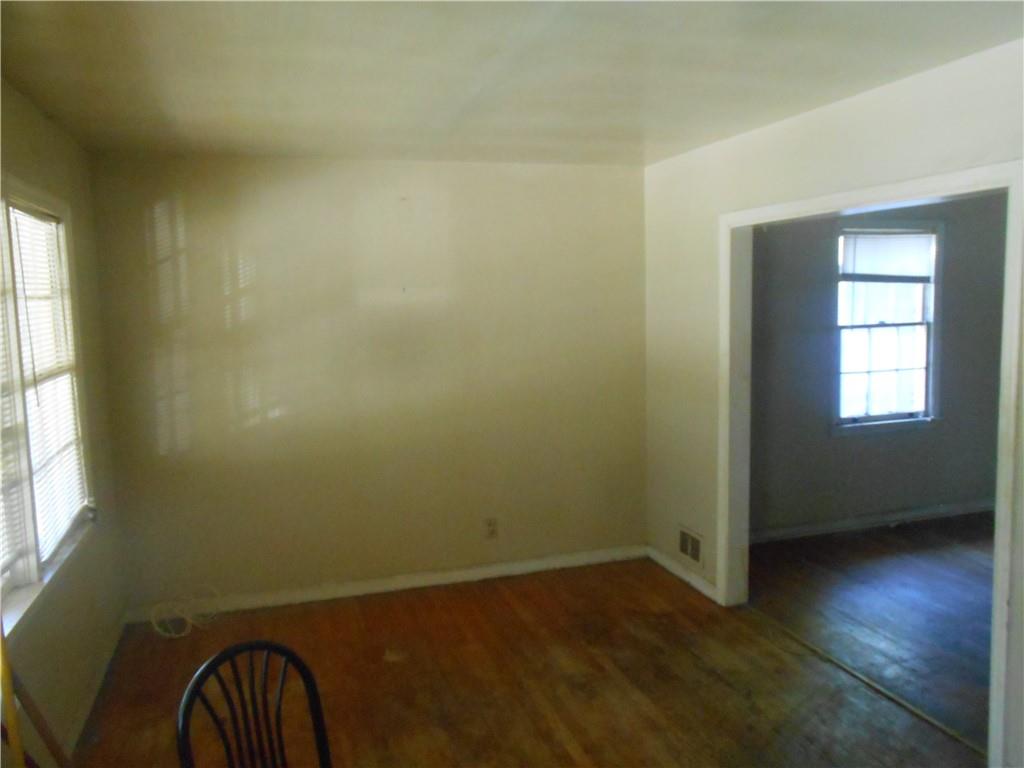 Photo 2 of 7 of 74 CHAPPELL Road NW house