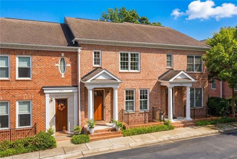 Townhouse For Sale - 4151 Fischer Way<br/> Dekalb County, Atlanta, GA 30341