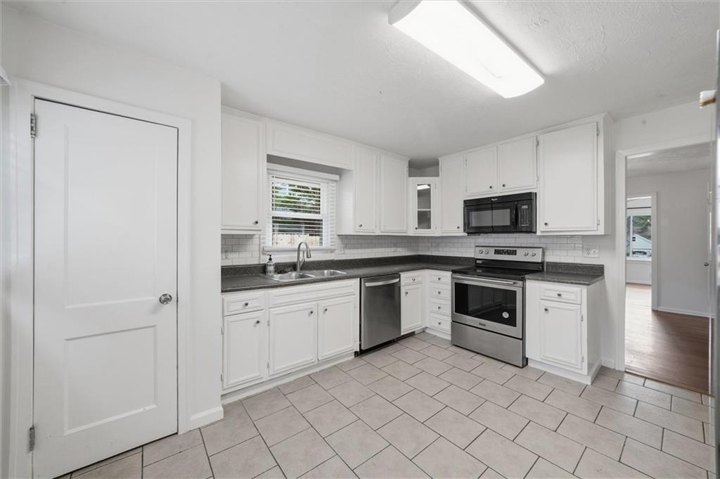 1887 Alexander Street SE