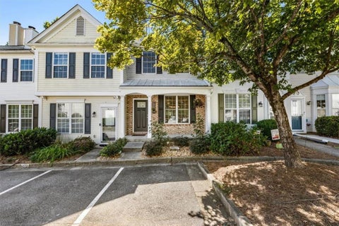 Townhouse For Sale - 273 Devonshire Drive<br/> Roswell, GA 30022