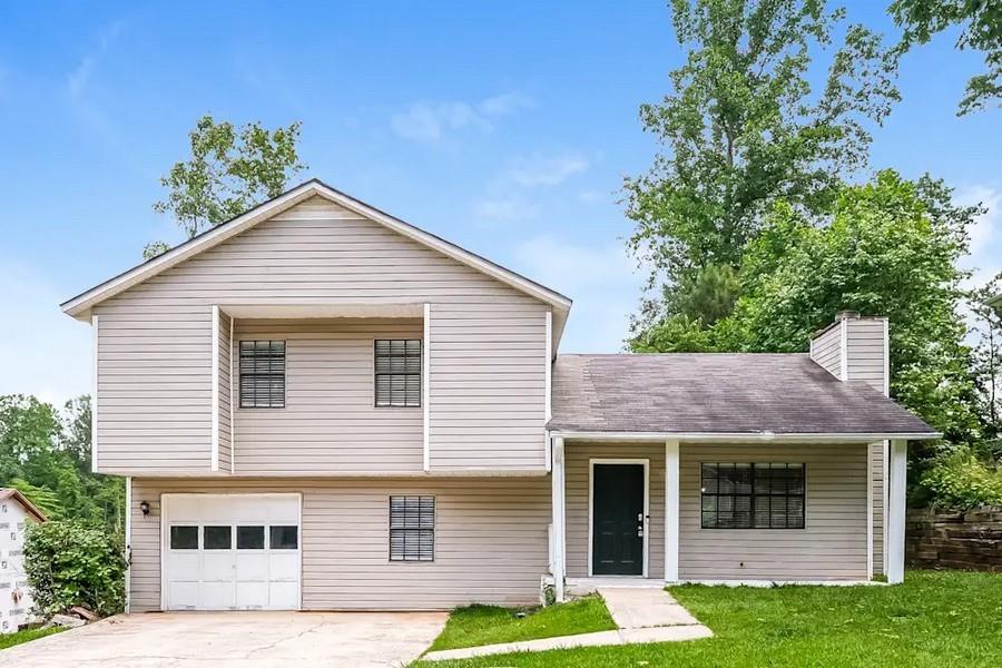 Photo 1 of 17 — 5255 Sugar Crest Drive, Buford, GA 30518