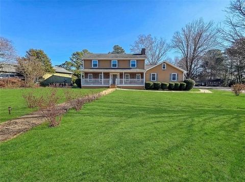 3944 Thornhill Drive SW Lilburn GA 30047