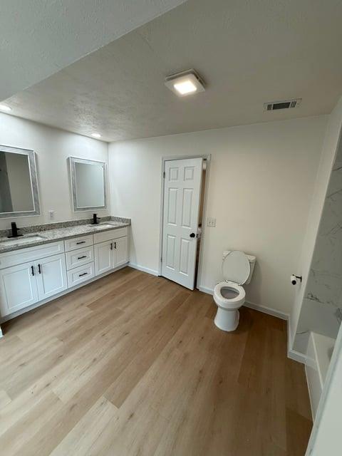 6567 Oakwood Drive