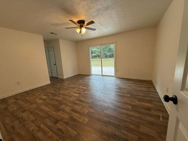 6567 Oakwood Drive