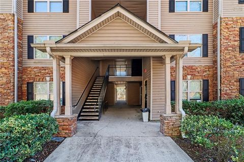 Condo For Sale - 5303 Fairington Club Drive #5303<br/> Lithonia, GA 30038