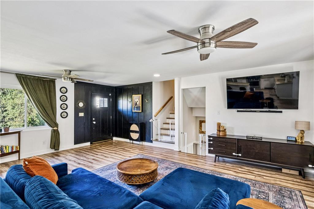 2407 Crestdale Circle SE