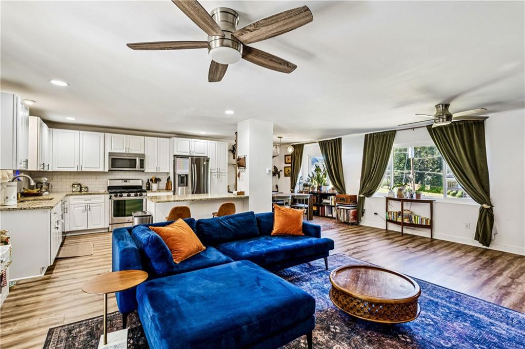 2407 Crestdale Circle SE