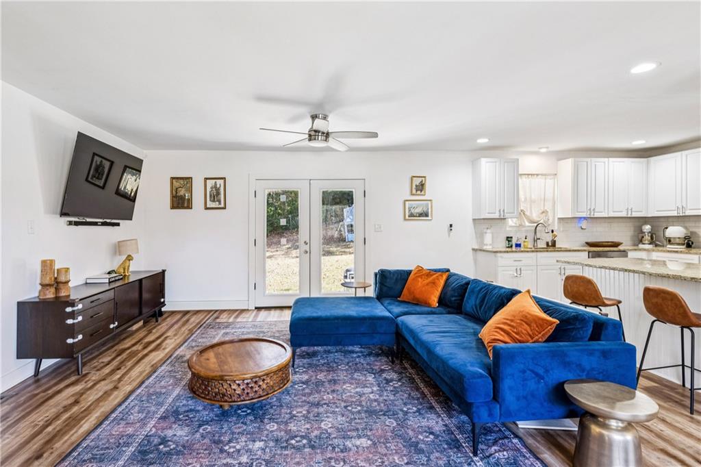 2407 Crestdale Circle SE