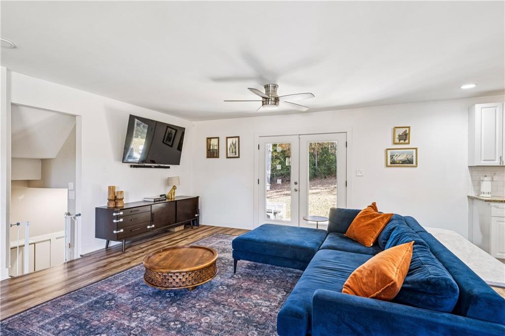 2407 Crestdale Circle SE