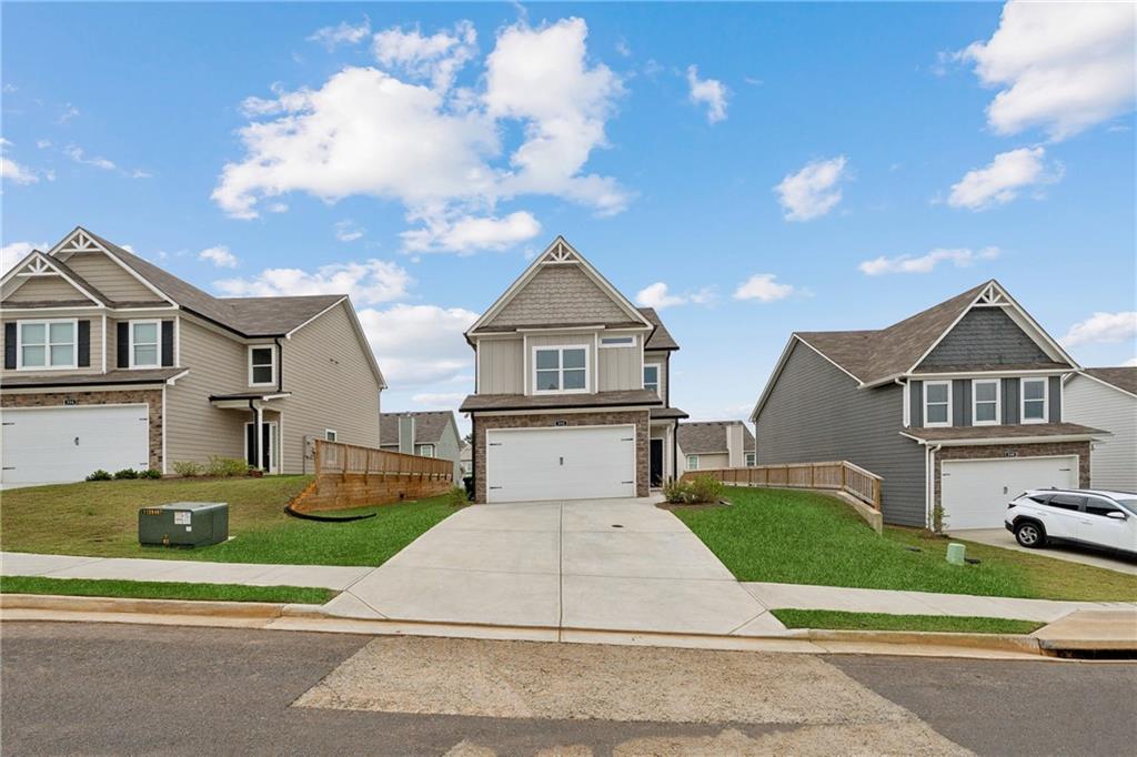 332 Melody Lane NE