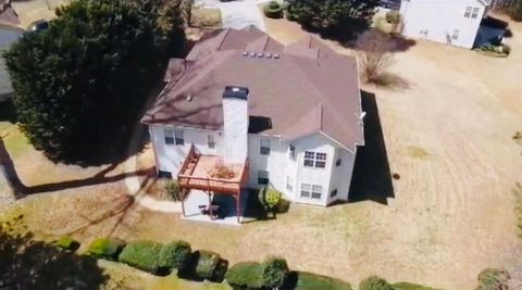 A home in Fairburn