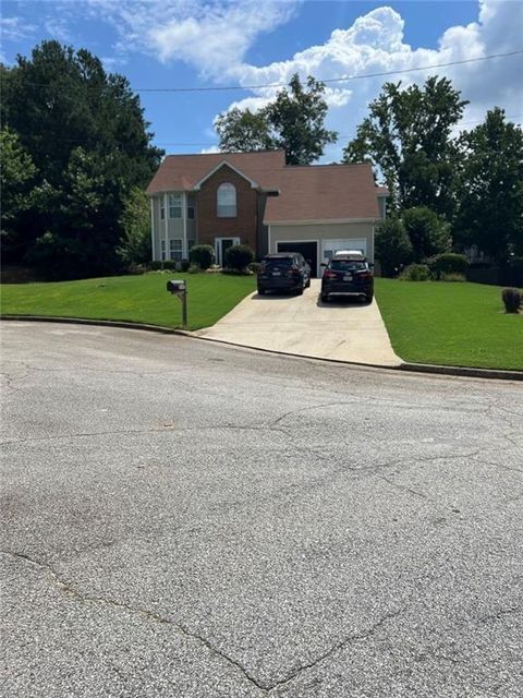 Homes For Sale - 717 Conisburgh Court<br/> Stone Mountain, GA 30087