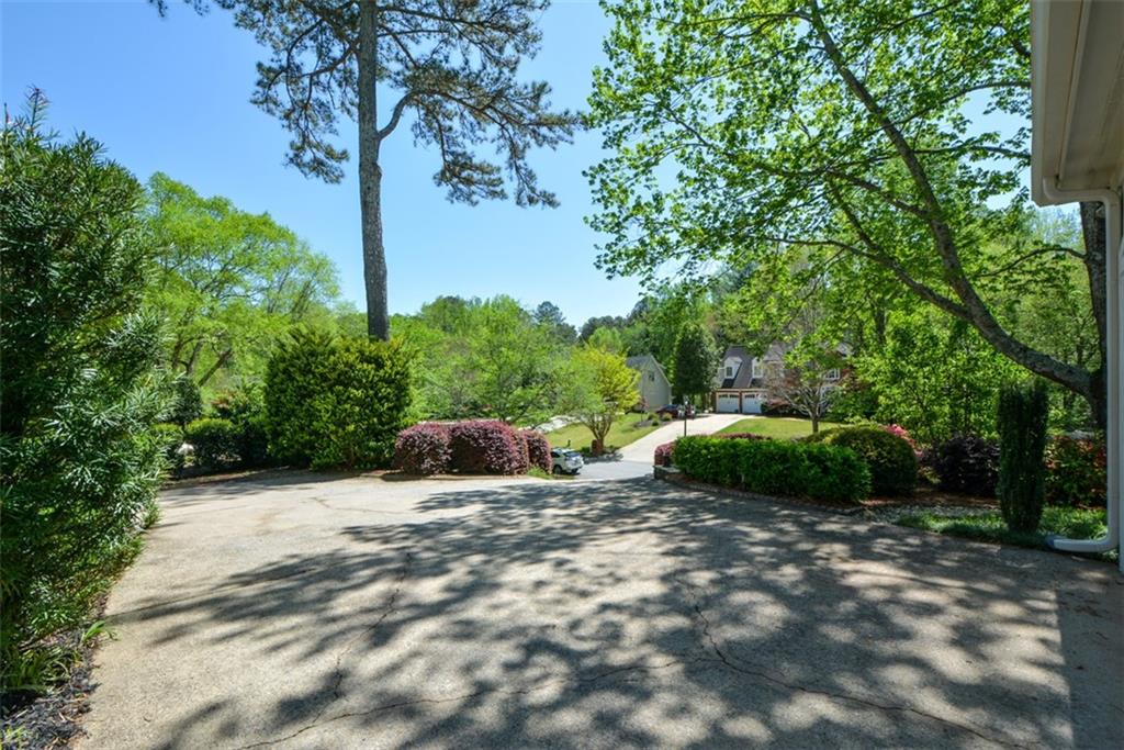 11050 Linbrook Lane, Duluth, Georgia image 9